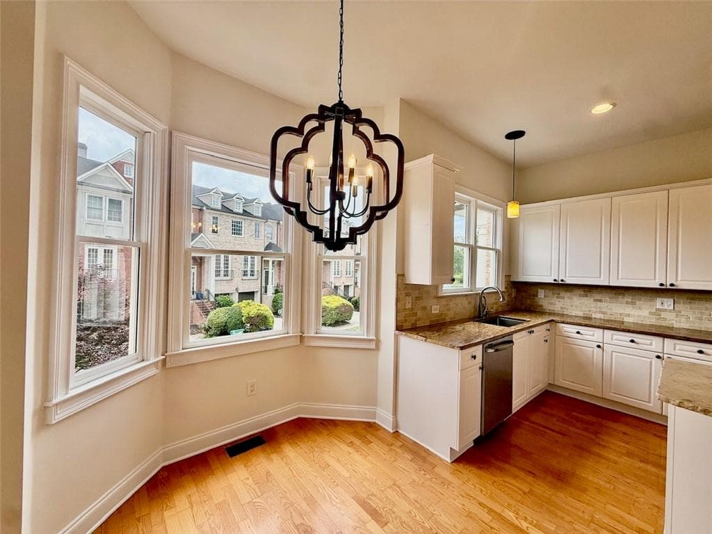 3 bedroom, 4 bathroom, 3,302 sq ft townhouse under contract at 1421 Montclair Court 11, Smyrna, GA 30080 — photo 8