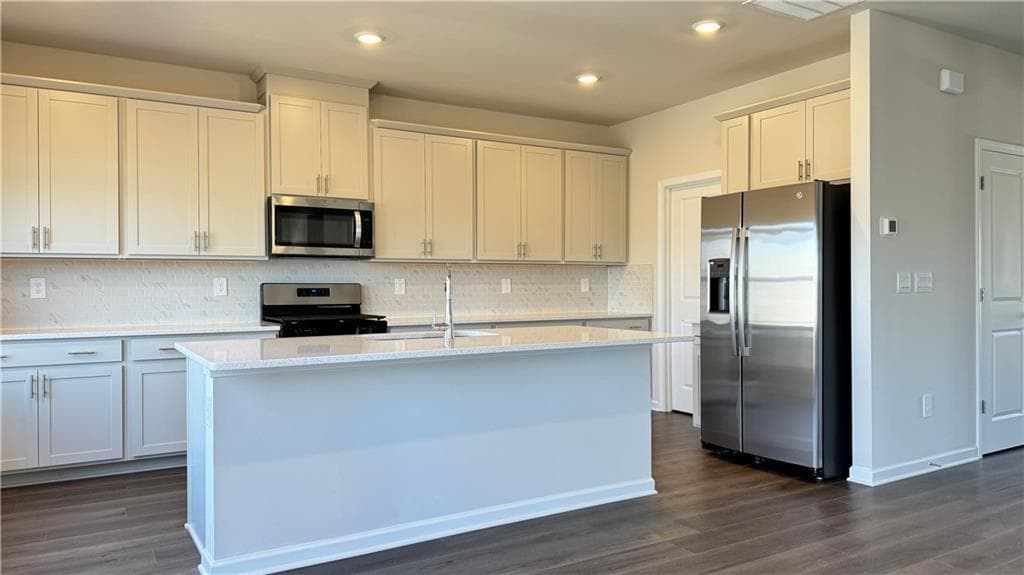 4 bedroom, 3 bathroom, 2,558 sq ft single family residence for rent at 228 Water Oak Way, Dawsonville, GA 30534 for $2,750 a month — photo 6