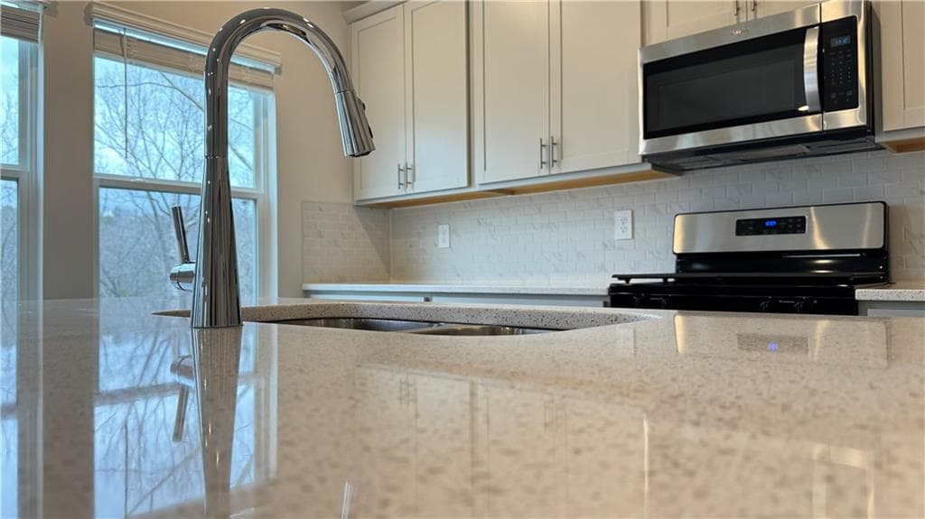 4 bedroom, 3 bathroom, 2,558 sq ft single family residence for rent at 228 Water Oak Way, Dawsonville, GA 30534 for $2,750 a month — photo 7