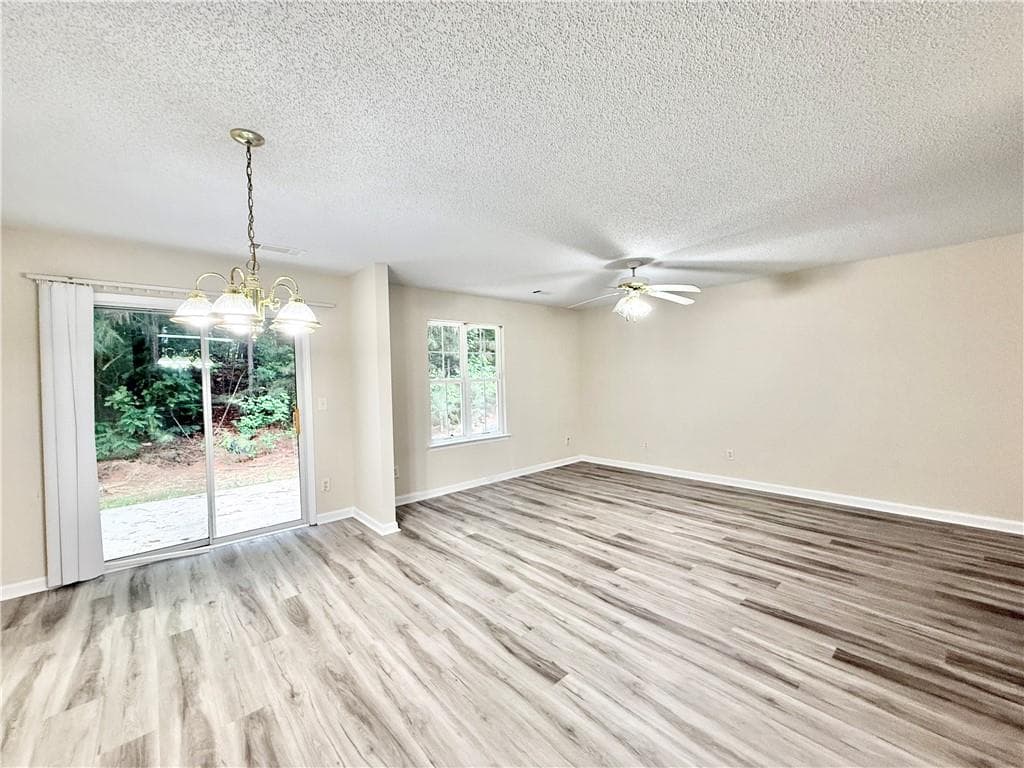 4 bedroom, 3 bathroom, 1,770 sq ft townhouse under contract at 1425 Maple Valley Court, Union City, GA 30291 — photo 5