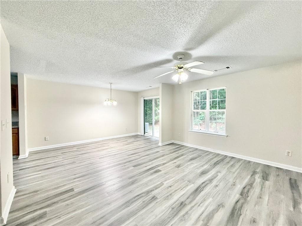 4 bedroom, 3 bathroom, 1,770 sq ft townhouse under contract at 1425 Maple Valley Court, Union City, GA 30291 — photo 6