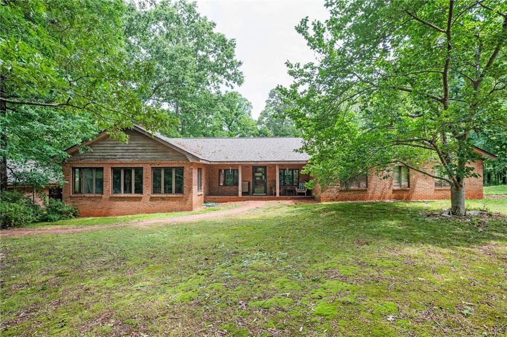 3 bedroom, 3 bathroom, 2,303 sq ft single family residence for sale at 801 Buford Carey Road, Hull, GA 30646