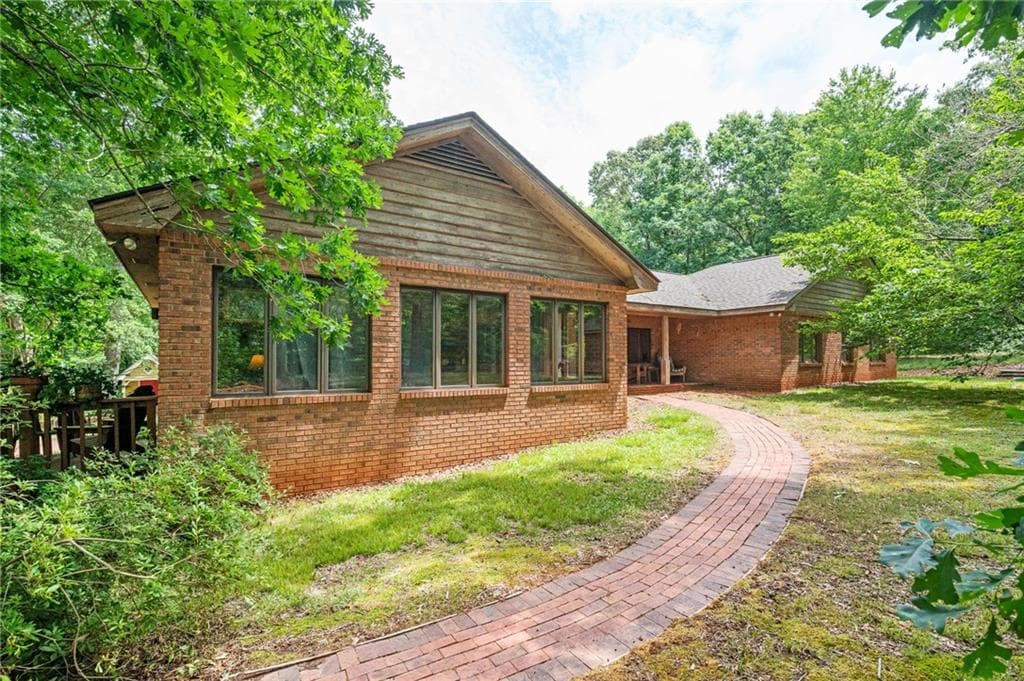 3 bedroom, 3 bathroom, 2,303 sq ft single family residence for sale at 801 Buford Carey Road, Hull, GA 30646 — photo 4