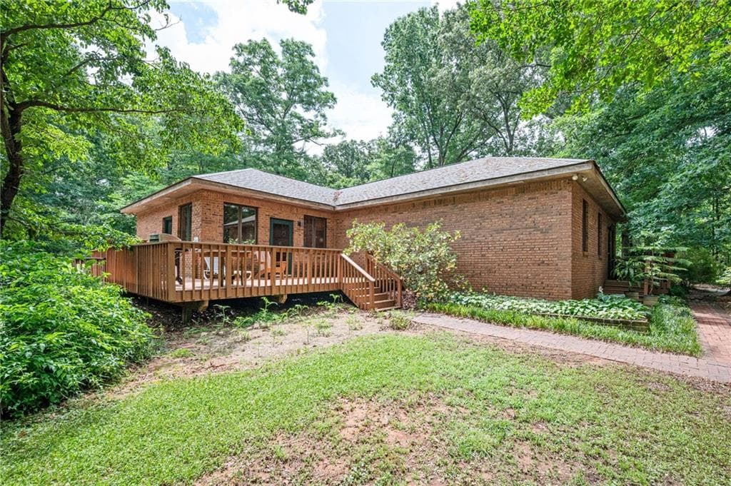 3 bedroom, 3 bathroom, 2,303 sq ft single family residence for sale at 801 Buford Carey Road, Hull, GA 30646 — photo 5