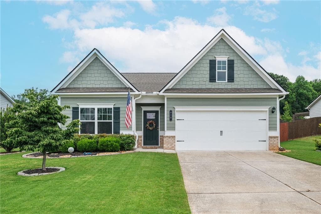 3 bedroom, 2 bathroom, 1,802 sq ft single family residence for sale at 702 Owens Circle, Canton, GA 30115 — photo 2