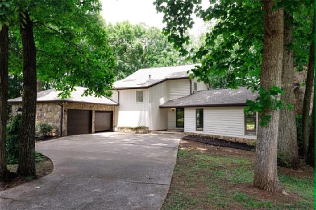 125 Saddle Creek Court, Roswell, GA 30076 — most recent listing photo
