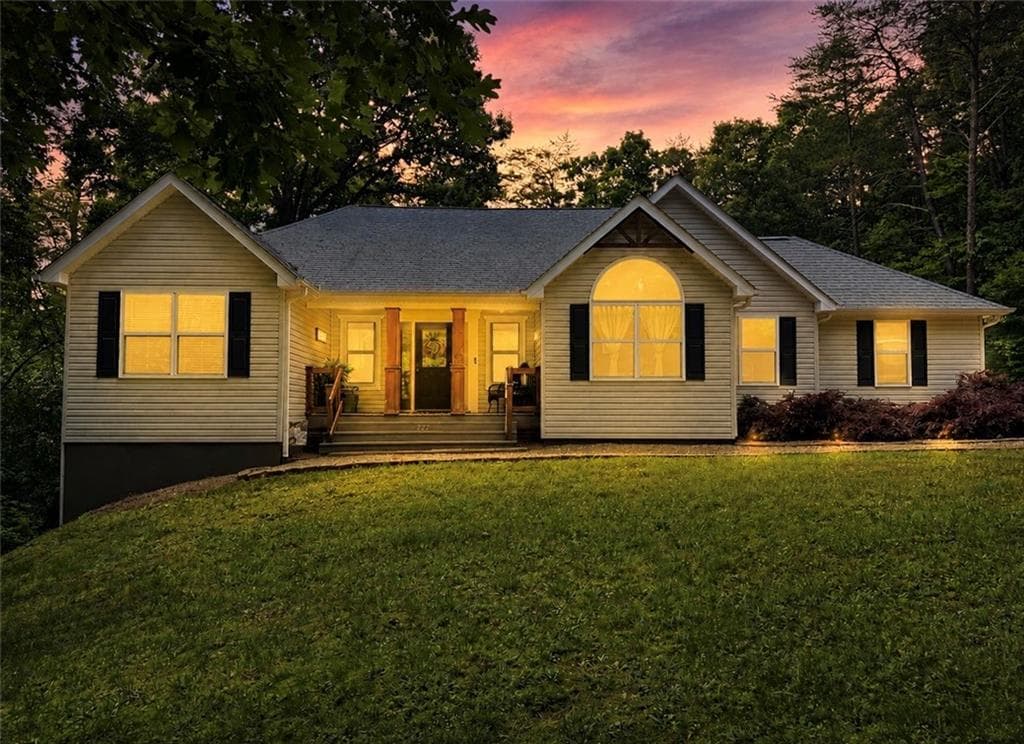 4 bedroom, 3 bathroom, 3,706 sq ft single family residence for sale at 227 Clarkesville Heights Drive, Clarkesville, GA 30523 — photo 2