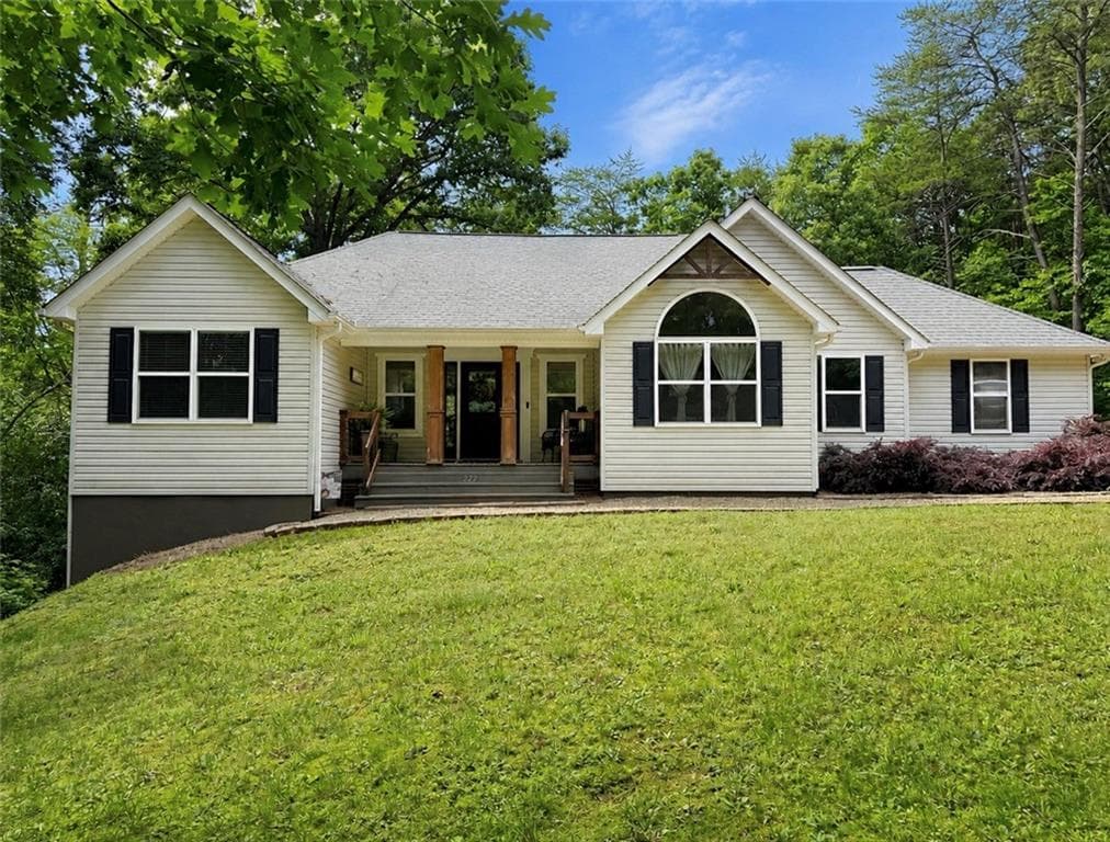 4 bedroom, 3 bathroom, 3,706 sq ft single family residence for sale at 227 Clarkesville Heights Drive, Clarkesville, GA 30523 — photo 1 of 37