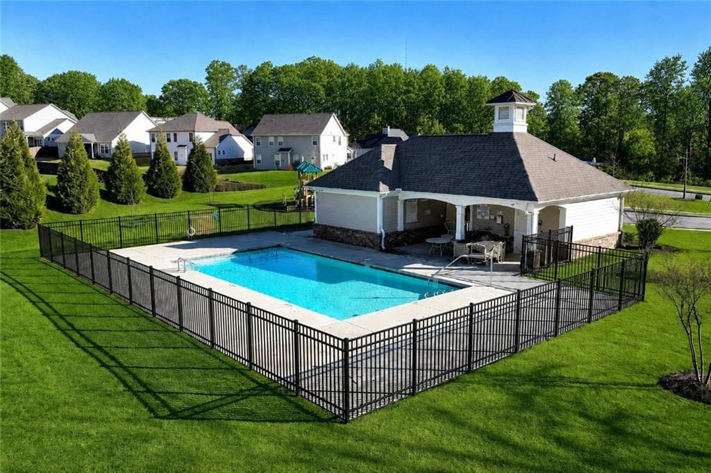 5 bedroom, 3 bathroom, 3,070 sq ft single family residence for sale at 6968 Manchester Drive, Flowery Branch, GA 30542 — photo 6
