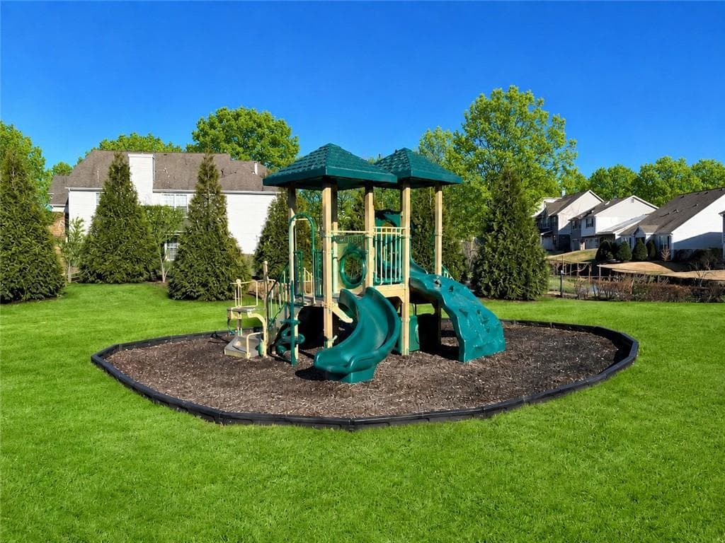 5 bedroom, 3 bathroom, 3,070 sq ft single family residence for sale at 6968 Manchester Drive, Flowery Branch, GA 30542 — photo 7
