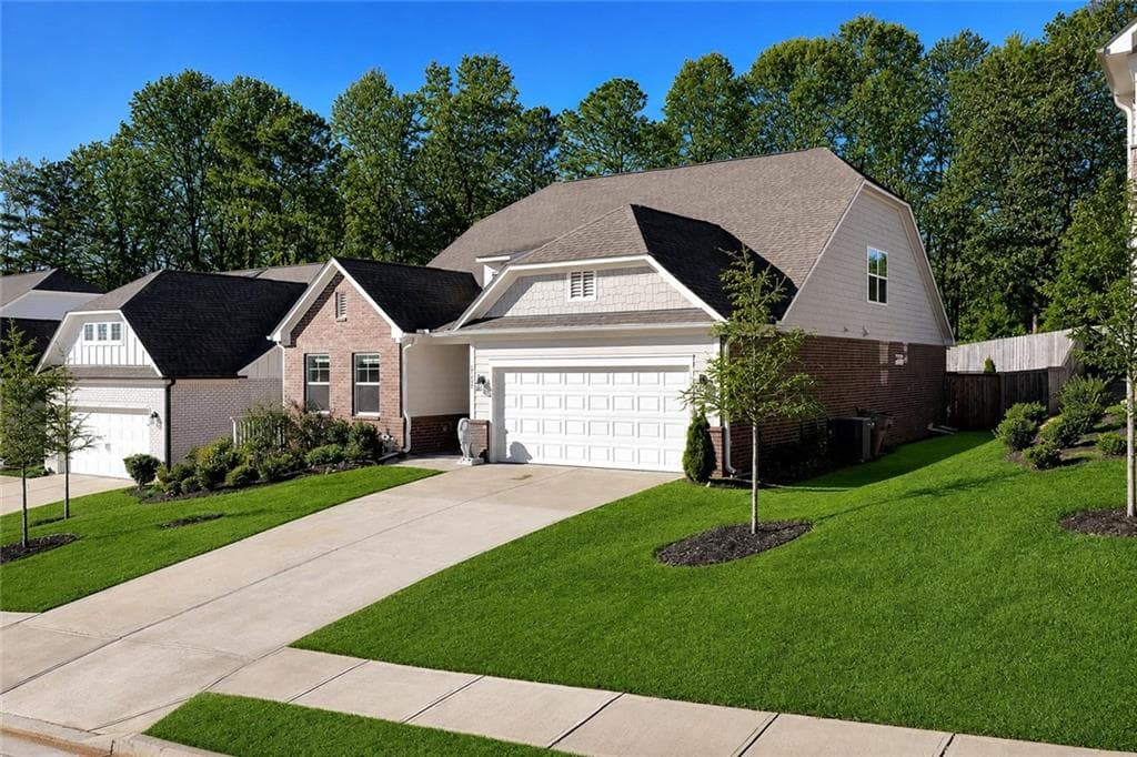 5 bedroom, 3 bathroom, 3,070 sq ft single family residence for sale at 6968 Manchester Drive, Flowery Branch, GA 30542 — photo 2