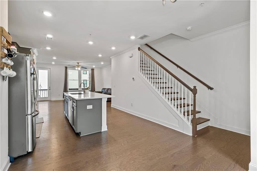 3 bedroom, 4 bathroom, 1,896 sq ft townhouse for rent at 6562 Beacon Drive, Sandy Springs, GA 30328 for $3,800 a month — photo 2