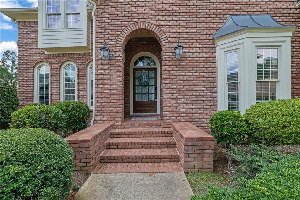 6 bedroom, 6 bathroom, 6,128 sq ft single family residence under contract at 943 Tarry Post Court, Suwanee, GA 30024 — photo 4