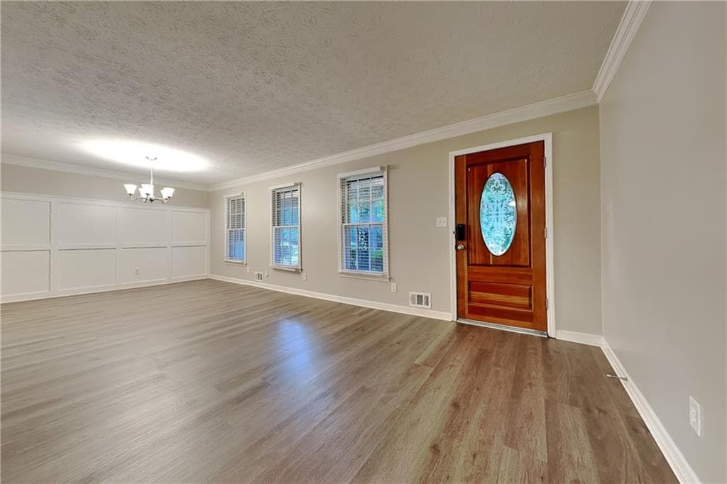 3 bedroom, 2 bathroom, 2,071 sq ft single family residence for rent at 2755 Hickory Circle, Snellville, GA 30078 for $1,900 a month — photo 4