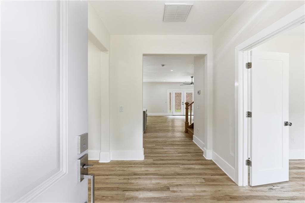 5 bedroom, 3 bathroom, 2,640 sq ft single family residence for sale at 5851 Canterbury Way, Clermont, GA 30527 — photo 4