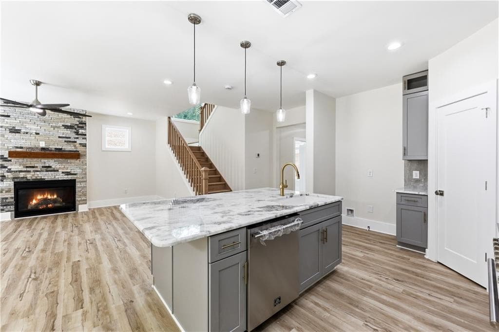5 bedroom, 3 bathroom, 2,640 sq ft single family residence for sale at 5851 Canterbury Way, Clermont, GA 30527 — photo 8