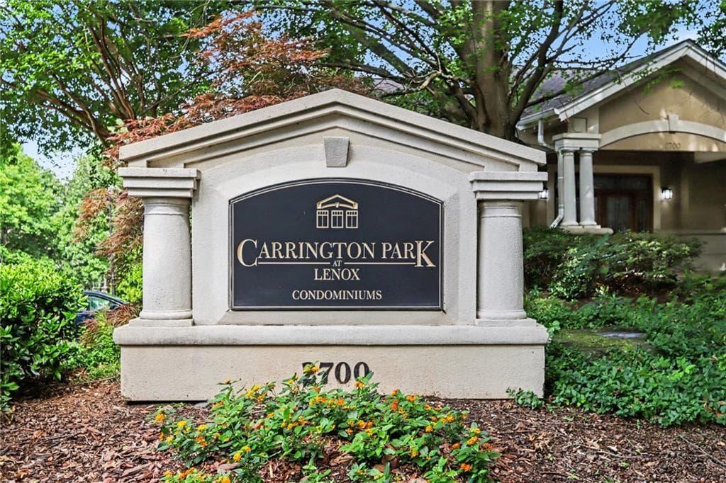 2 bedroom, 2 bathroom, 1,394 sq ft condominium sold at 2700 NE Pine Tree Road 1219, Atlanta, GA 30324