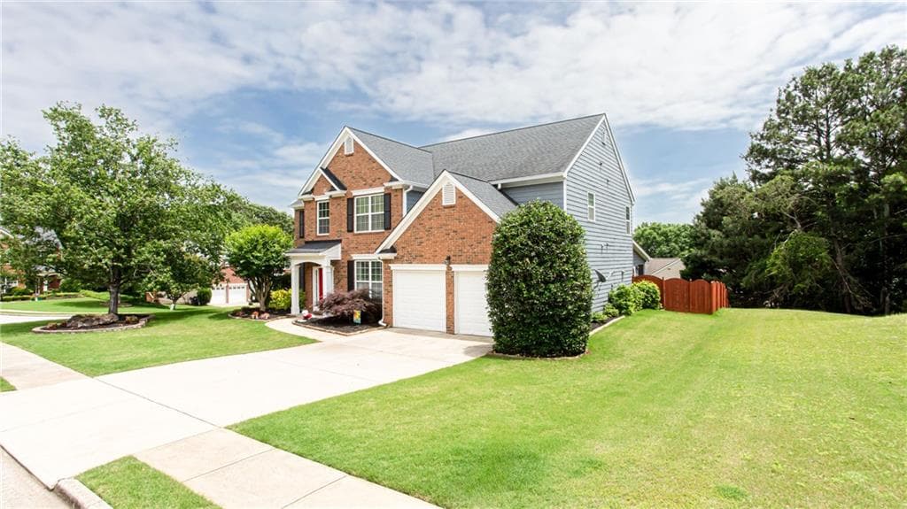 4 bedroom, 3 bathroom, 3,092 sq ft single family residence for sale at 863 Van Briggle Path, Sugar Hill, GA 30518 — photo 2
