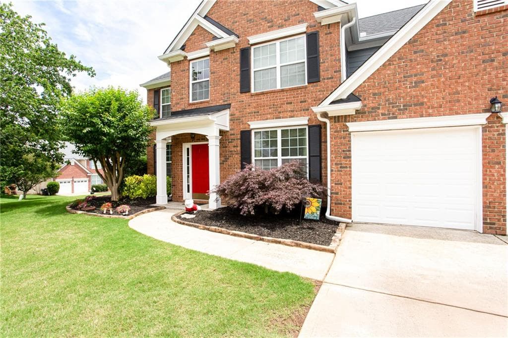 4 bedroom, 3 bathroom, 3,092 sq ft single family residence for sale at 863 Van Briggle Path, Sugar Hill, GA 30518 — photo 3