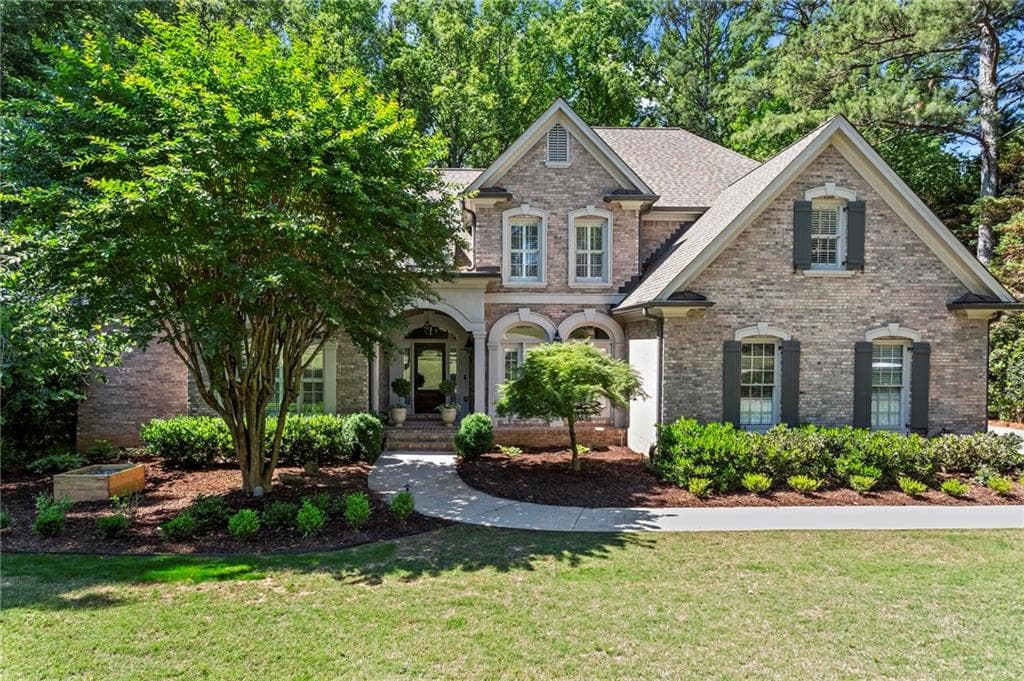 711 Hallbrook Court