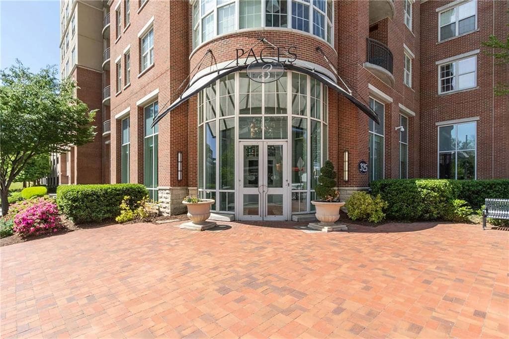 2 bedroom, 2 bathroom, 1,491 sq ft condominium for rent at 325 East Paces Ferry Road 1905, Atlanta, GA 30305 for $3,100 a month — photo 1 of 67