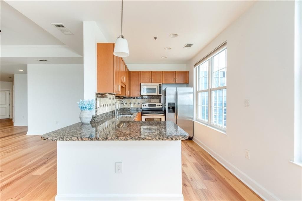 2 bedroom, 2 bathroom, 1,491 sq ft condominium for rent at 325 East Paces Ferry Road 1905, Atlanta, GA 30305 for $3,100 a month — photo 10