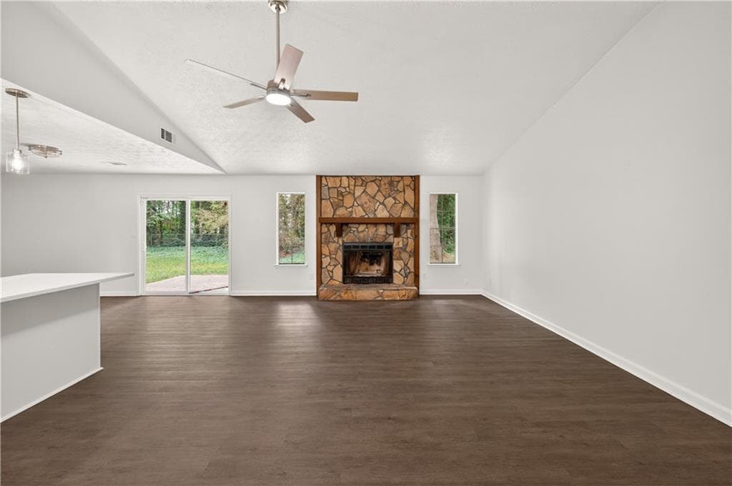 3 bedroom, 2 bathroom, 1,389 sq ft single family residence under contract at 1903 Old Concord Drive, Covington, GA 30016 — photo 4