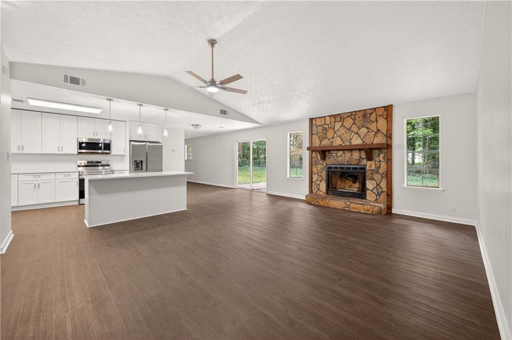3 bedroom, 2 bathroom, 1,389 sq ft single family residence under contract at 1903 Old Concord Drive, Covington, GA 30016 — photo 5