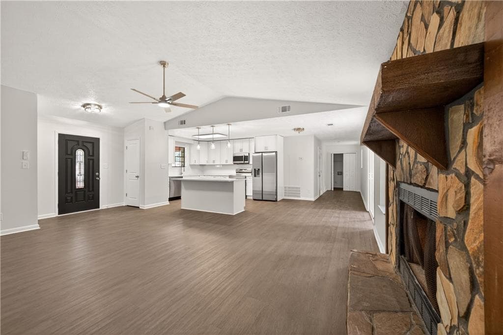 3 bedroom, 2 bathroom, 1,389 sq ft single family residence under contract at 1903 Old Concord Drive, Covington, GA 30016 — photo 7