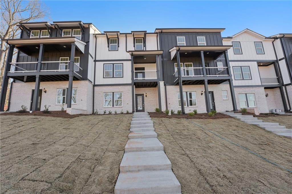 4 bedroom, 4 bathroom, 2,038 sq ft townhouse under contract at 6470 Pinin Place, Cumming, GA 30041 — photo 4