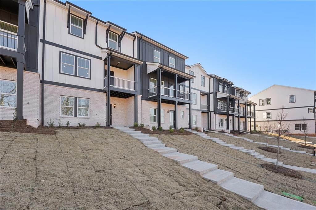 4 bedroom, 4 bathroom, 2,038 sq ft townhouse under contract at 6470 Pinin Place, Cumming, GA 30041 — photo 5
