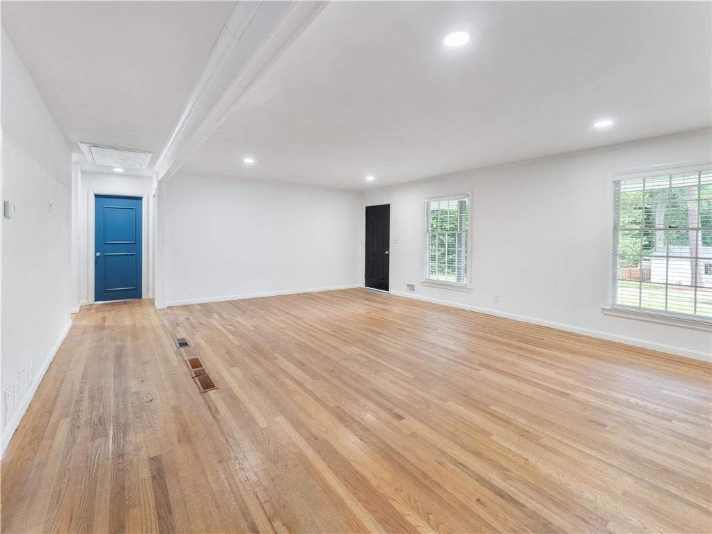 3 bedroom, 2 bathroom, 1,515 sq ft duplex for rent at 1685 Dunwoody Place Top, Atlanta, GA 30324 for $2,395 a month — photo 3