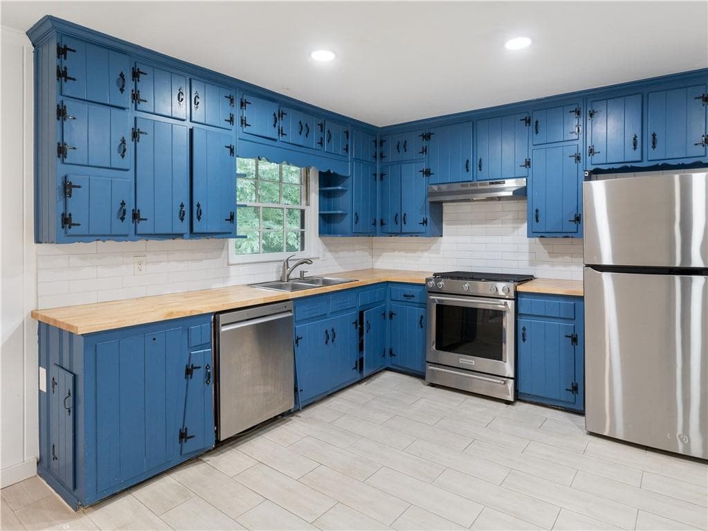 3 bedroom, 2 bathroom, 1,515 sq ft duplex for rent at 1685 Dunwoody Place Top, Atlanta, GA 30324 for $2,395 a month — photo 6
