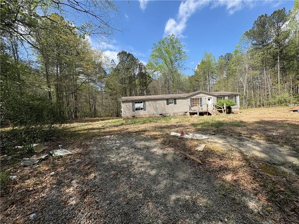 3 bedroom, 2 bathroom mobile home under contract at 374 S Alexander Creek Road, Newnan, GA 30263 — photo 2