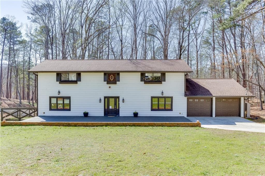 4 bedroom, 3 bathroom, 3,971 sq ft single family residence for sale at 5984 Dolvin Lane, Buford, GA 30518 — photo 4