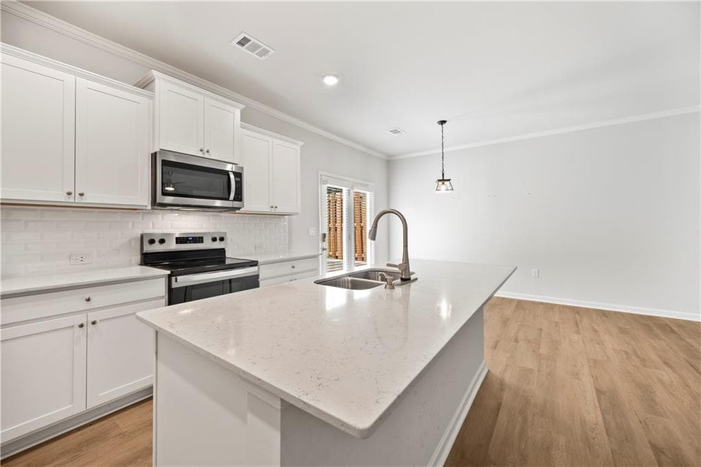 3 bedroom, 3 bathroom, 1,904 sq ft townhouse for sale at 6710 Corryton Street, Flowery Branch, GA 30542 — photo 8