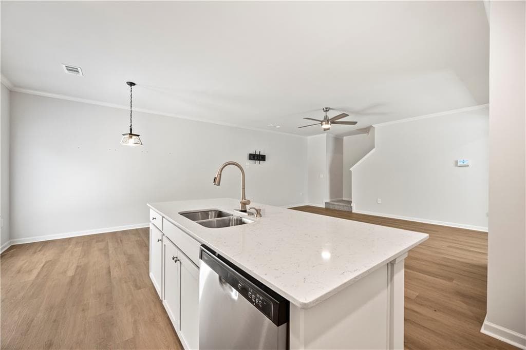 3 bedroom, 3 bathroom, 1,904 sq ft townhouse for sale at 6710 Corryton Street, Flowery Branch, GA 30542 — photo 9