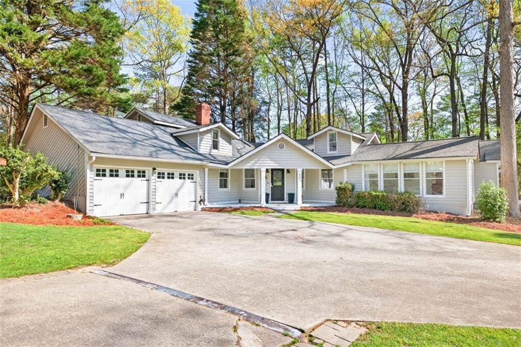 4 bedroom, 3 bathroom, 3,321 sq ft single family residence under contract at 627 Rock Springs Road, Lawrenceville, GA 30043 — photo 2