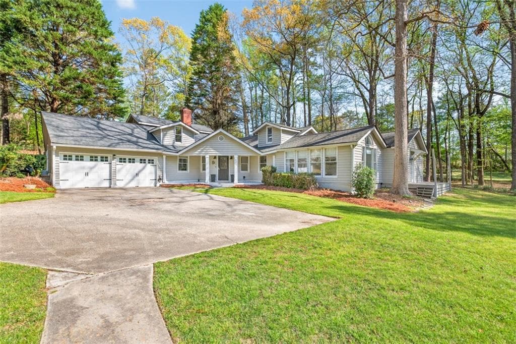 4 bedroom, 3 bathroom, 3,321 sq ft single family residence under contract at 627 Rock Springs Road, Lawrenceville, GA 30043 — photo 3