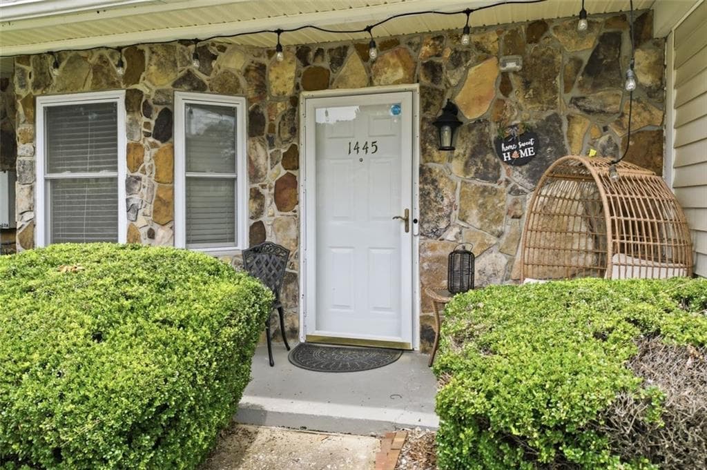 2 bedroom, 2 bathroom, 1,132 sq ft townhouse for sale at 1445 Springleaf Circle, Smyrna, GA 30080 — photo 2