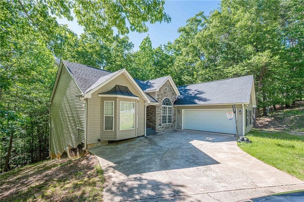 4 bedroom, 3 bathroom single family residence for rent at 262 MORSE ELM Loop, Waleska, GA 30183 for $2,800 a month — photo 2