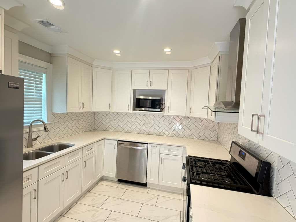 3 bedroom, 2 bathroom, 1,788 sq ft single family residence for sale at 1128 Hillcrest Court, Norcross, GA 30093 — photo 8