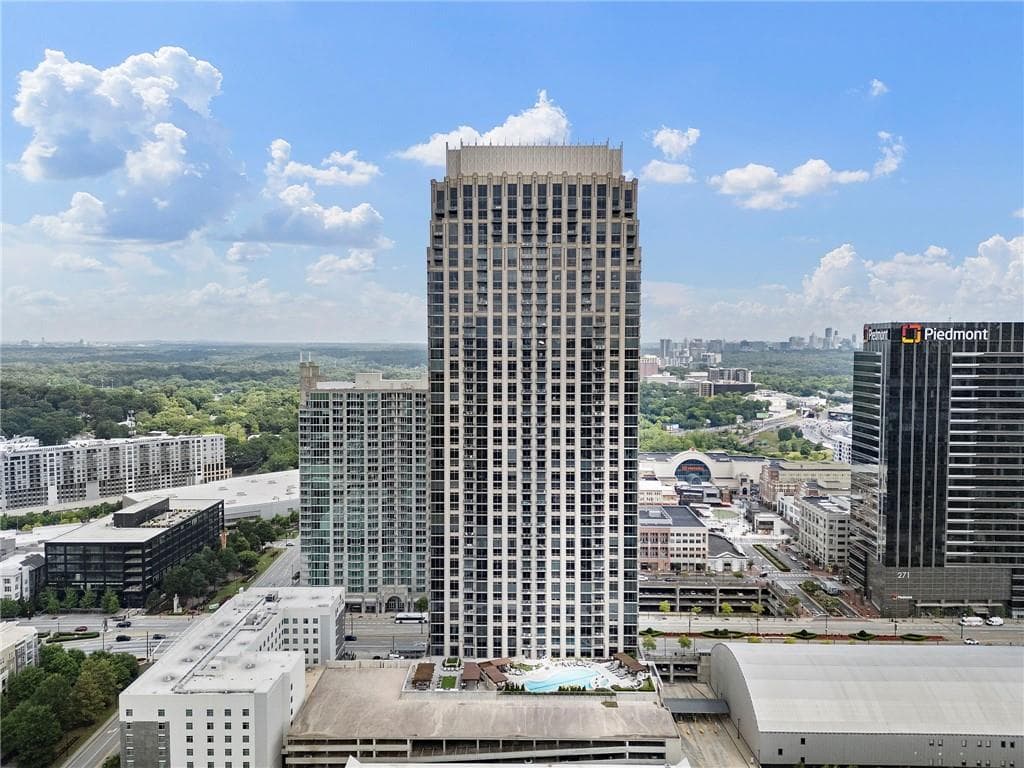 2 bedroom, 3 bathroom, 2,152 sq ft condominium for sale at 270 17th Streets 3604, Atlanta, GA 30363 — photo 2