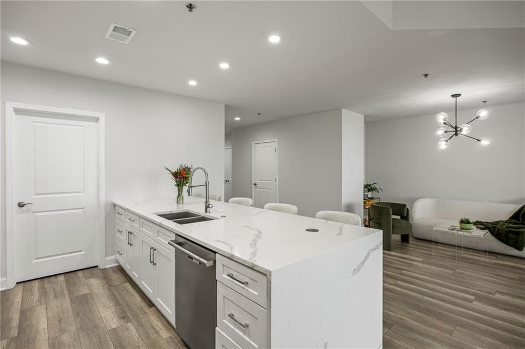 2 bedroom, 3 bathroom, 2,152 sq ft condominium for sale at 270 17th Streets 3604, Atlanta, GA 30363 — photo 8