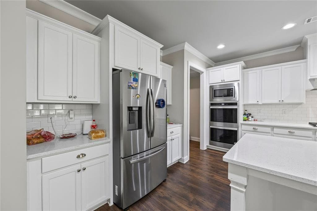 4 bedroom, 4 bathroom, 5,926 sq ft single family residence for sale at 1830 Sauterne Drive, Hoschton, GA 30548 — photo 4