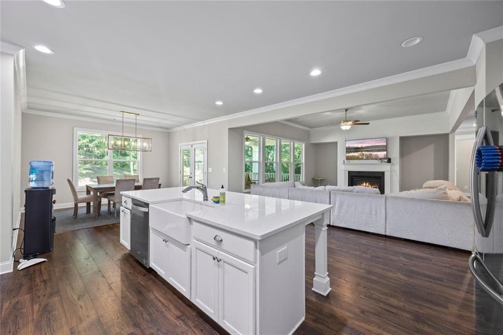 4 bedroom, 4 bathroom, 5,926 sq ft single family residence for sale at 1830 Sauterne Drive, Hoschton, GA 30548 — photo 5