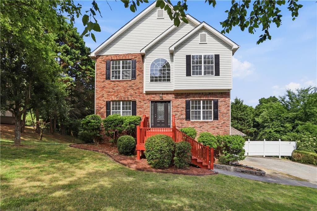 3 bedroom, 3 bathroom, 2,229 sq ft single family residence for sale at 250 Orchard Way, Calhoun, GA 30701