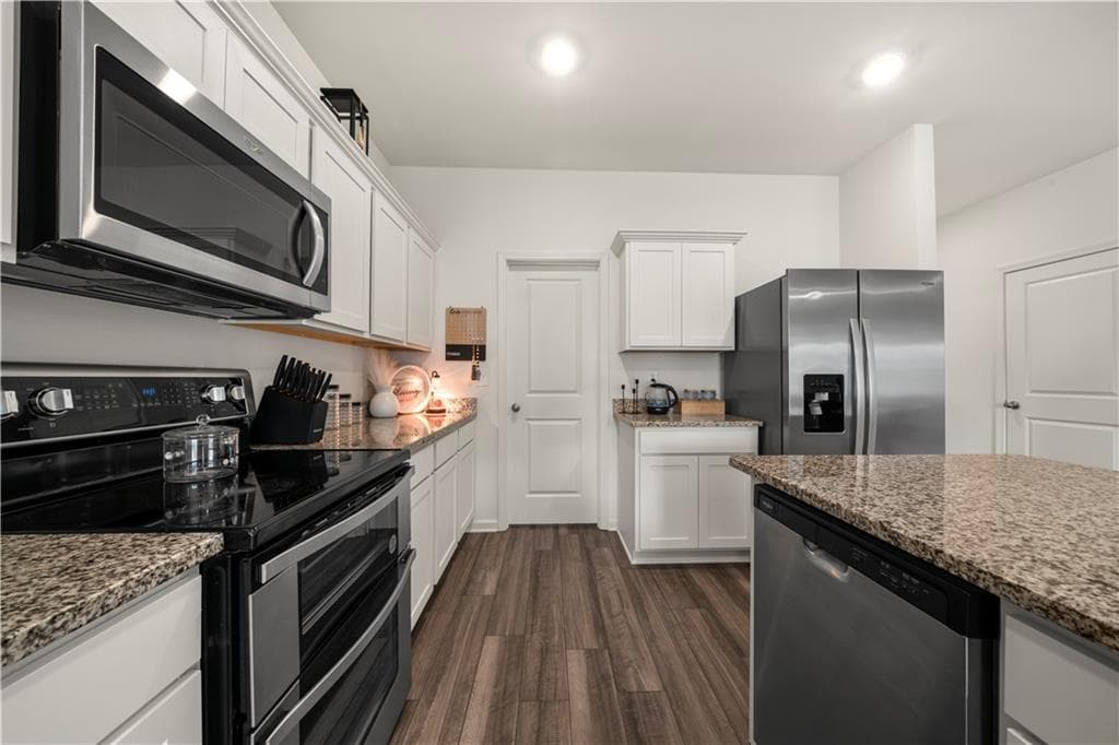 5 bedroom, 3 bathroom, 2,306 sq ft single family residence for sale at 14 Borland Road, Villa Rica, GA 30180 — photo 6