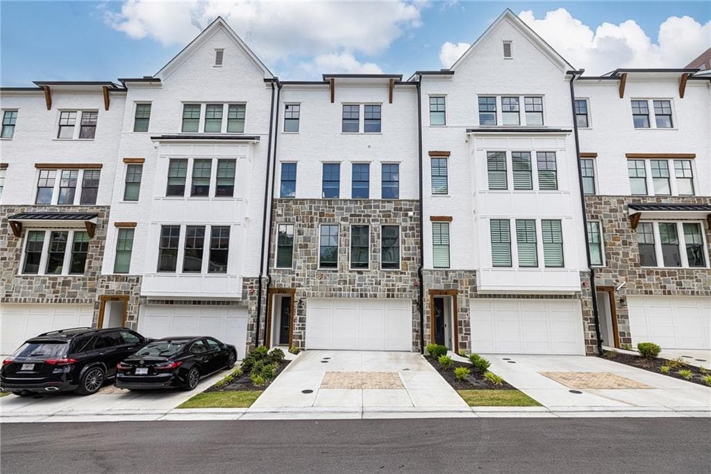 4 bedroom, 5 bathroom, 3,938 sq ft townhouse under contract at 2722 Thornewilde Way, Atlanta, GA 30339