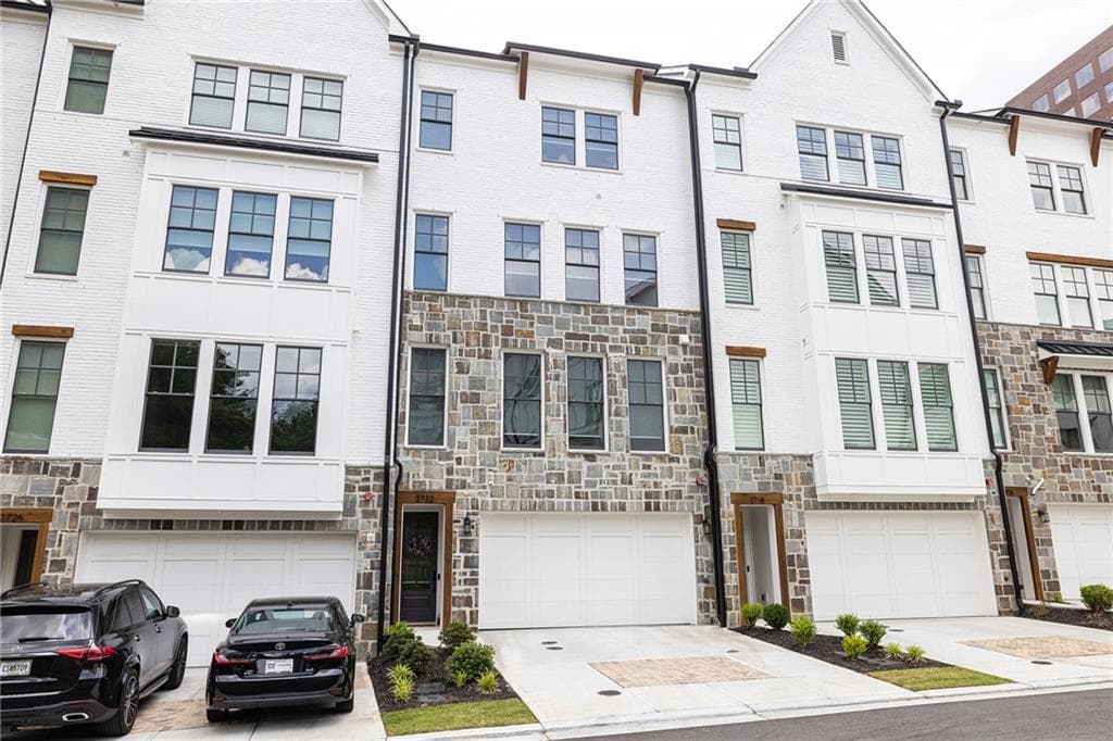 4 bedroom, 5 bathroom, 3,938 sq ft townhouse under contract at 2722 Thornewilde Way, Atlanta, GA 30339 — photo 3